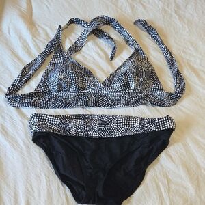 Stylish Black and White Women's Bikini